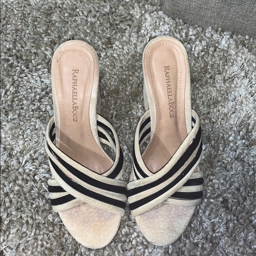 RAPHAELLA BOOZ CREME/BLACK SUEDE HEELED SANDALS